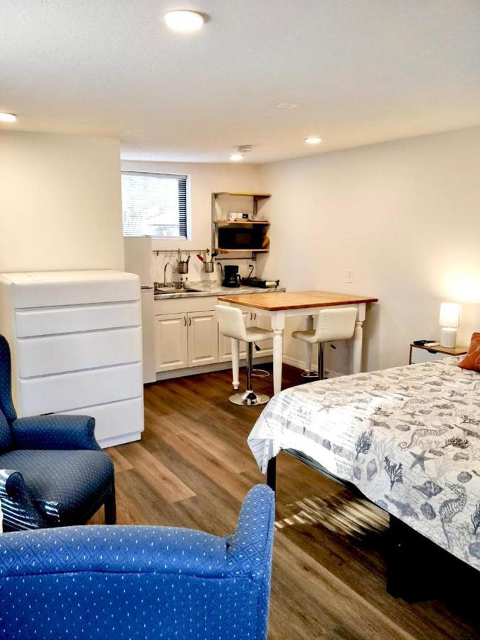 סיינט פיטרסברג Two Fully Equipped Apartments And A Studio 5 Miles From The Beach מראה חיצוני תמונה