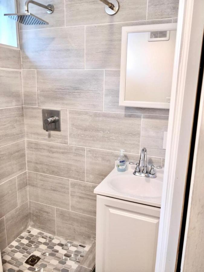 סיינט פיטרסברג Two Fully Equipped Apartments And A Studio 5 Miles From The Beach מראה חיצוני תמונה